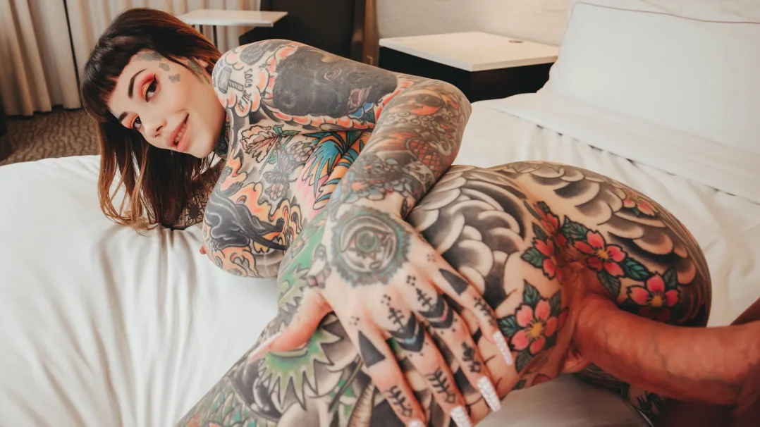 Tiger Lilly Is An Inked Hottie Who Loves Facials - First Class POV